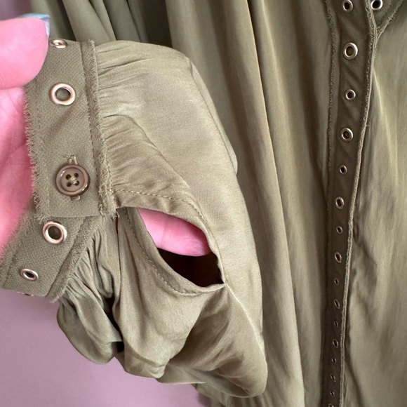 Chico's Green 3/4 Sleeve Relaxed Blouse with Mandarin Collar - Picture 7 of 7